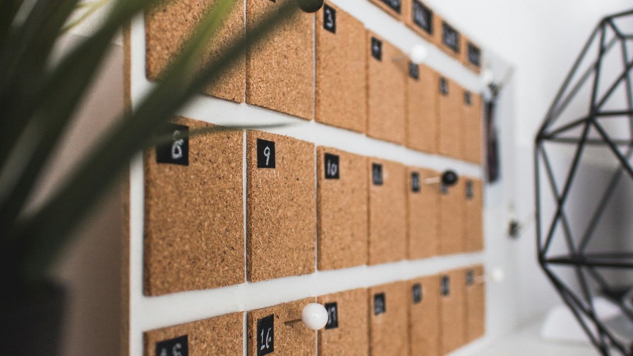 Ein Kalender aus Kork